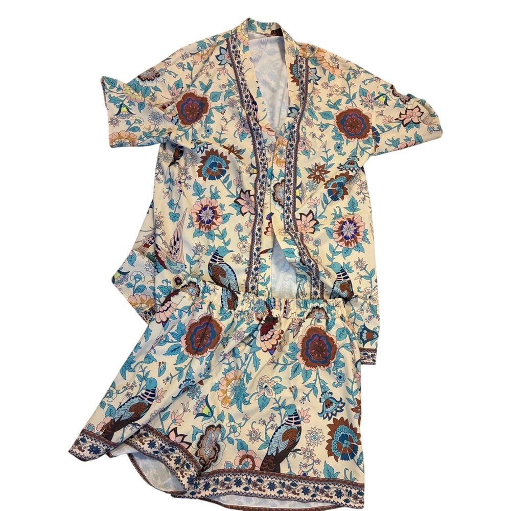 SHEIN Women Floral Bird Print Lounge Set Kimono Top and Shorts Cream Blue Large